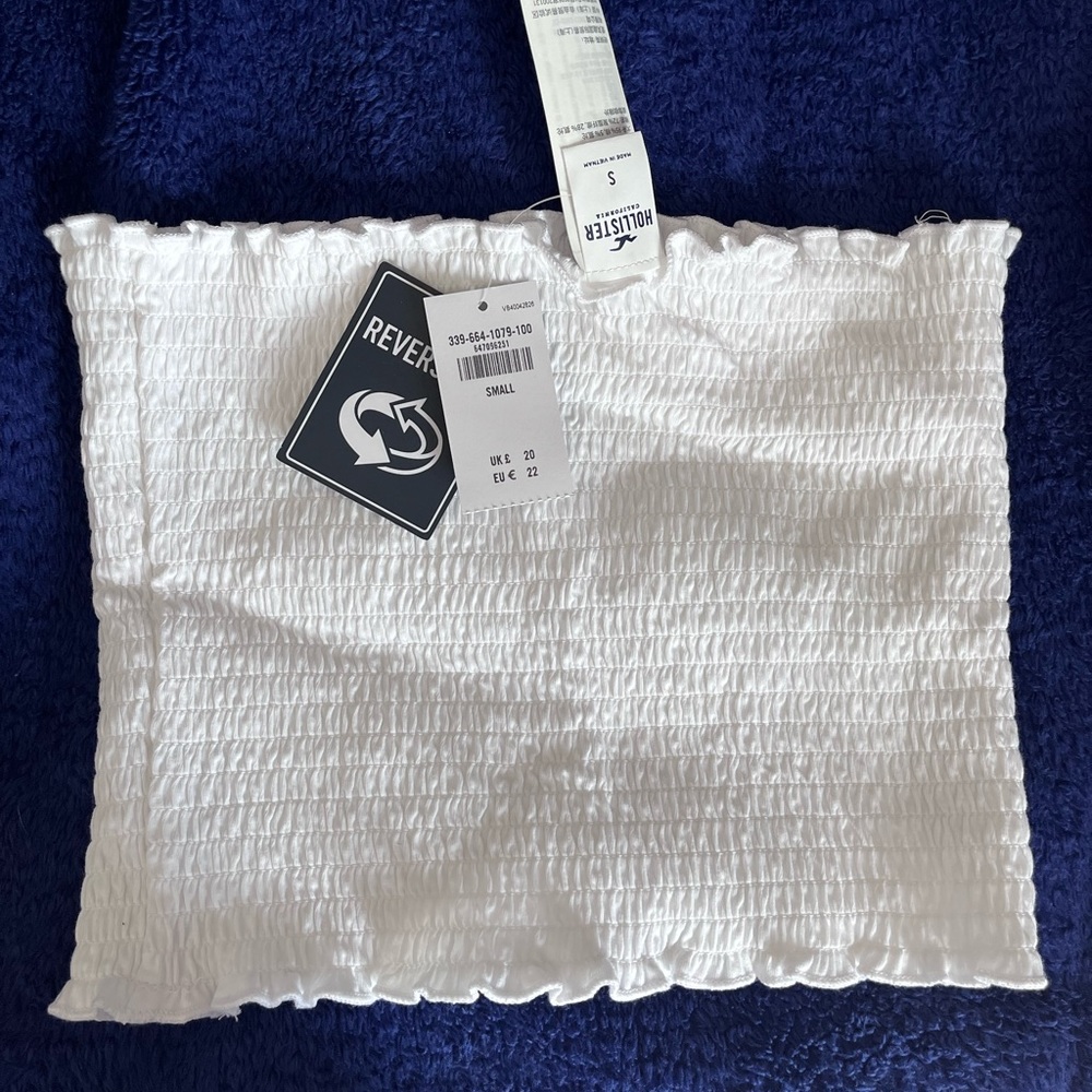 Hollister top reversible size S brand new